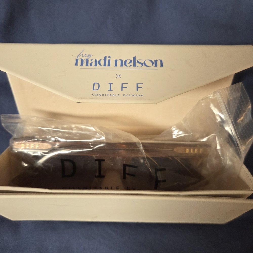 Diff Eyewear Madi Nelson Translucent Brown Frame … - image 6